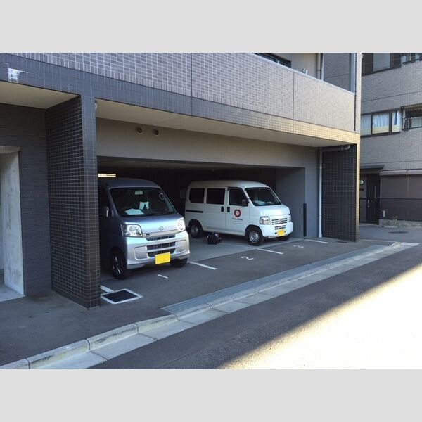 駐車場 (駐車場)