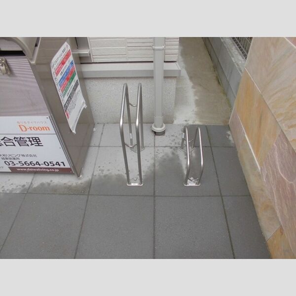 現地周辺 (駐輪場)