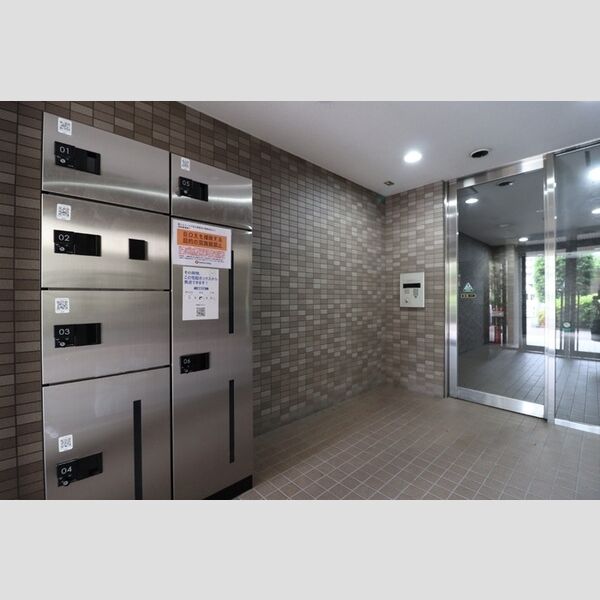 エントランス (エントランス)