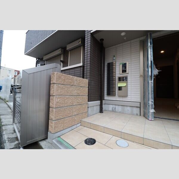 エントランス (エントランス)