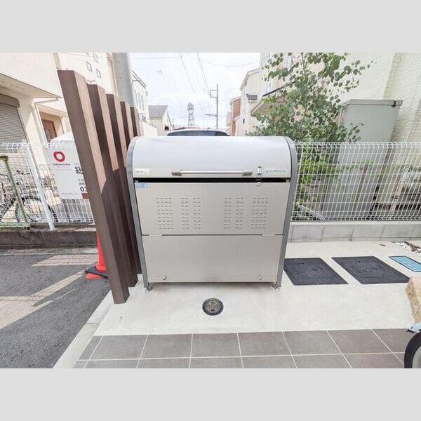 現地周辺 (ゴミ置き場)