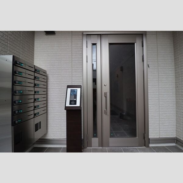 エントランス (エントランス)