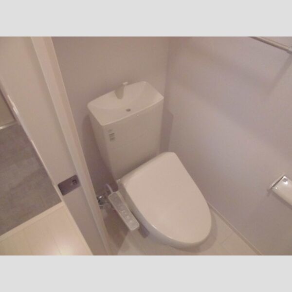 トイレ (温水洗浄暖房便座)