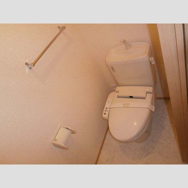 トイレ (温水洗浄暖房便座)