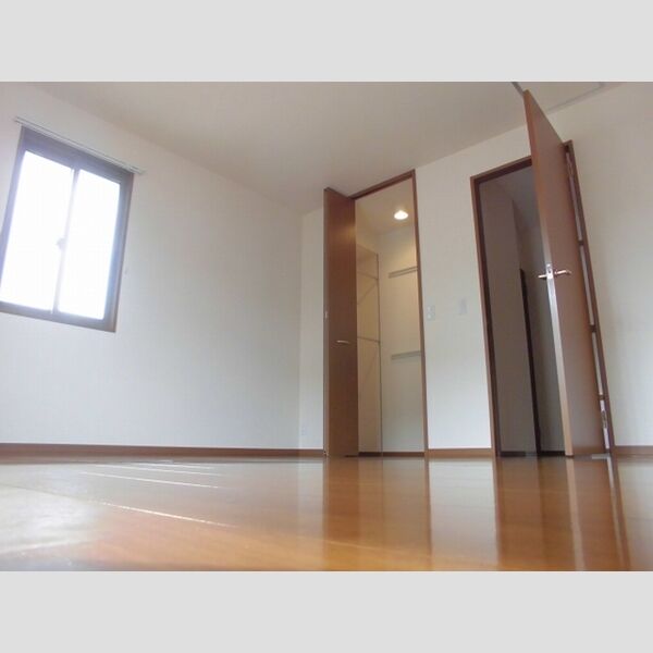その他 (洋室8帖)