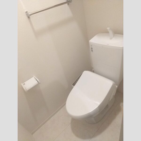 トイレ (トイレ)
