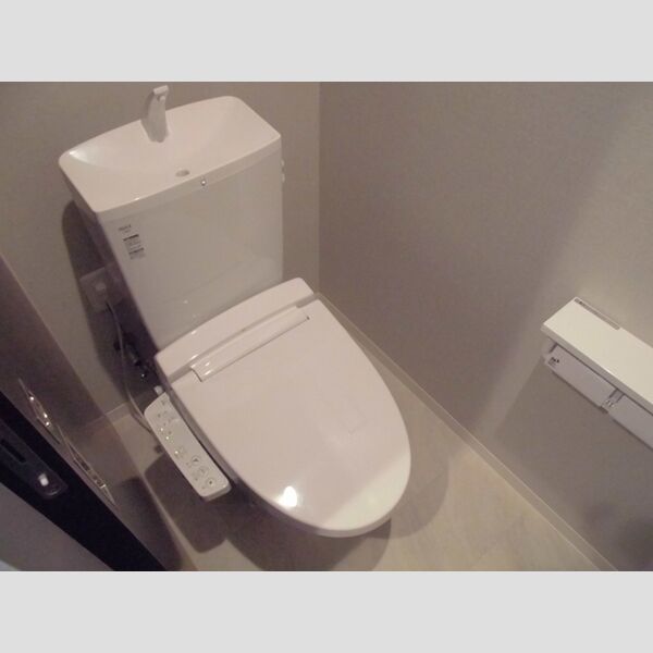 トイレ (温水洗浄暖房便座)