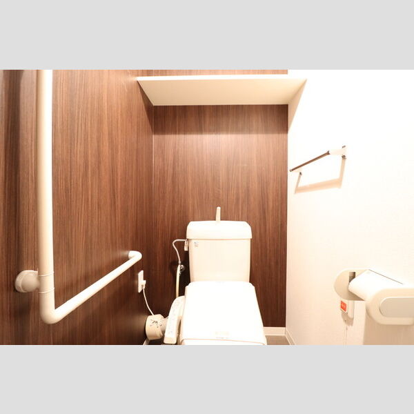 トイレ (温水洗浄暖房便座)