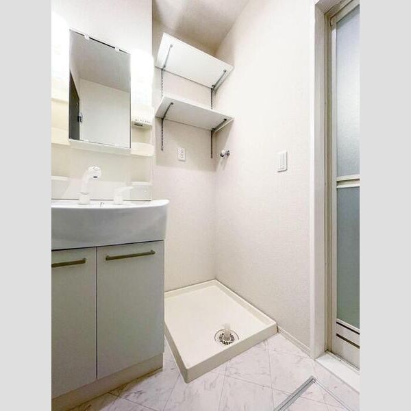 その他 (洗濯機置き場)