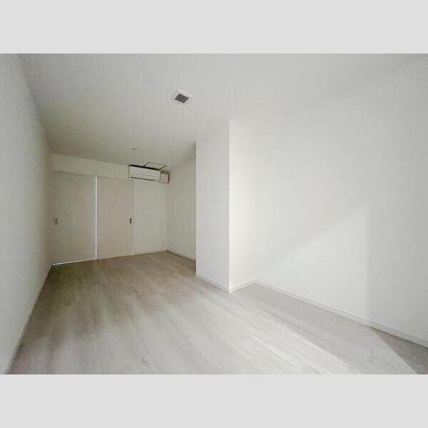 その他 (洋室約9.6帖)