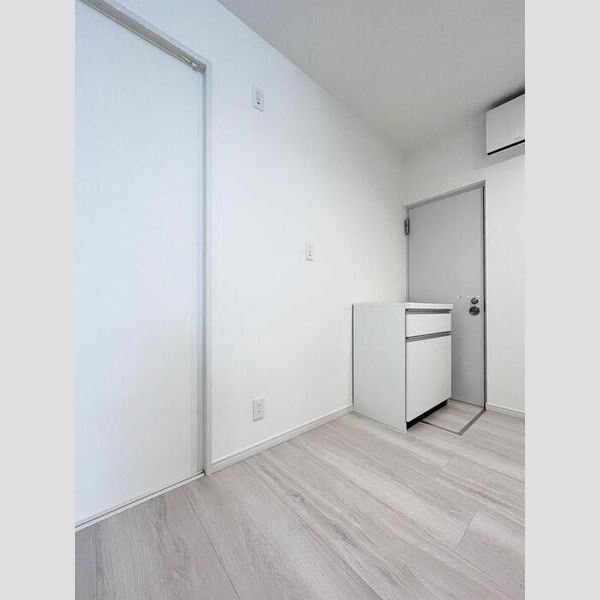 キッチン (冷蔵庫置き場)