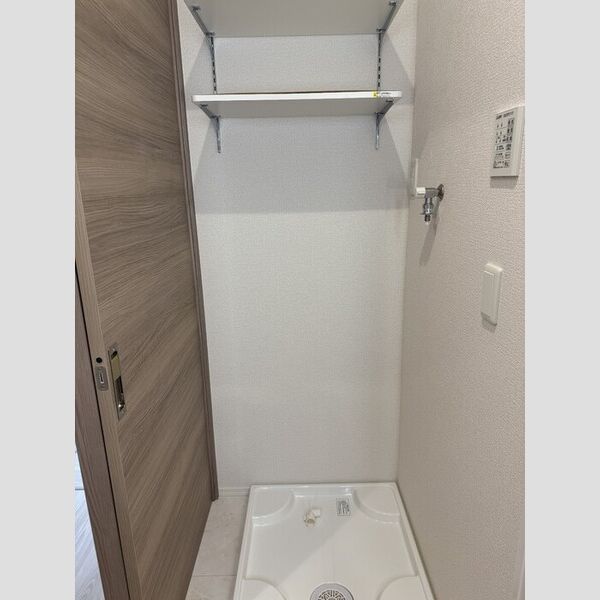 洗面所 (洗濯機置き場)
