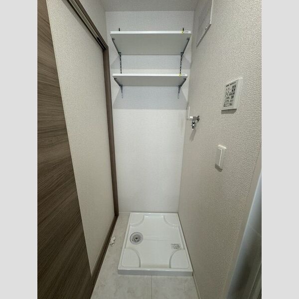 洗面所 (洗濯機置場)