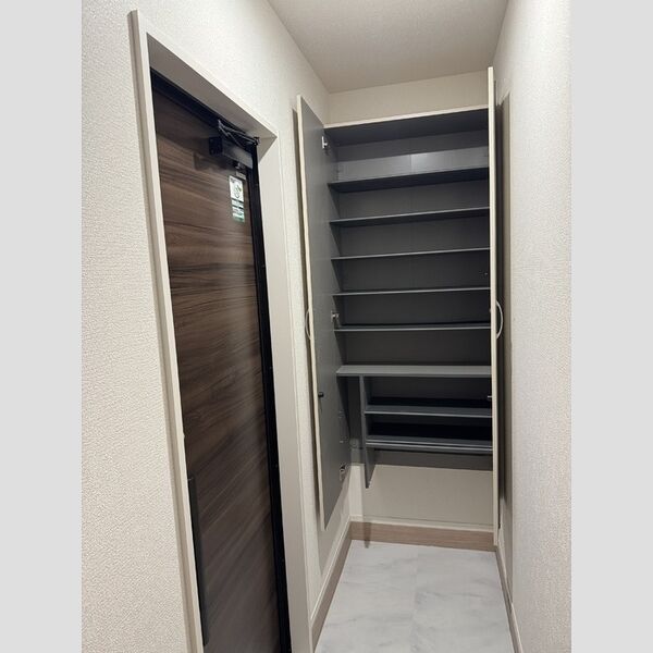 収納 (シューズクローゼット)