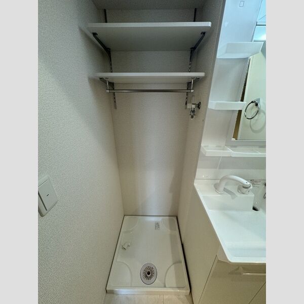 洗面所 (洗濯機置き場)