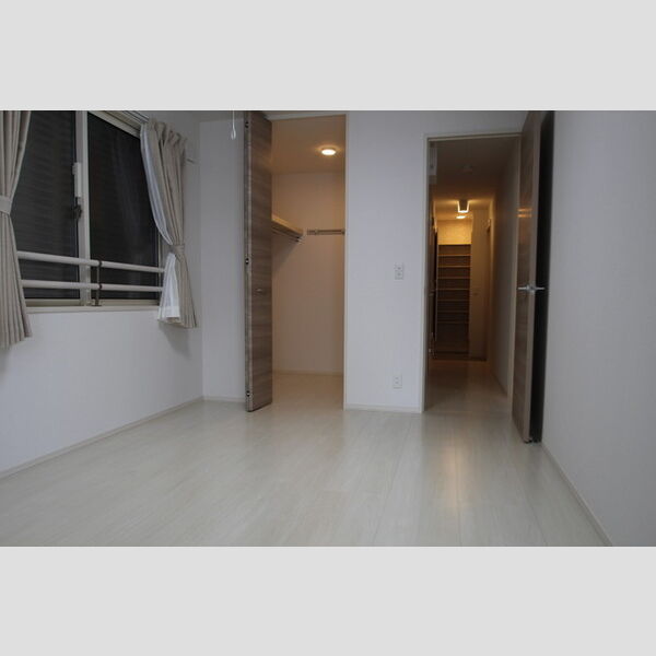 収納 (ウォークインクローゼットが付いています!)