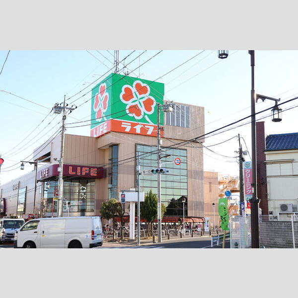 現地周辺 (ライフ竹の塚店(約107m))