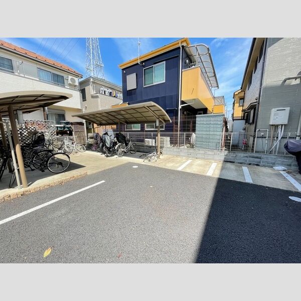 現地周辺 (バイク置き場あり)