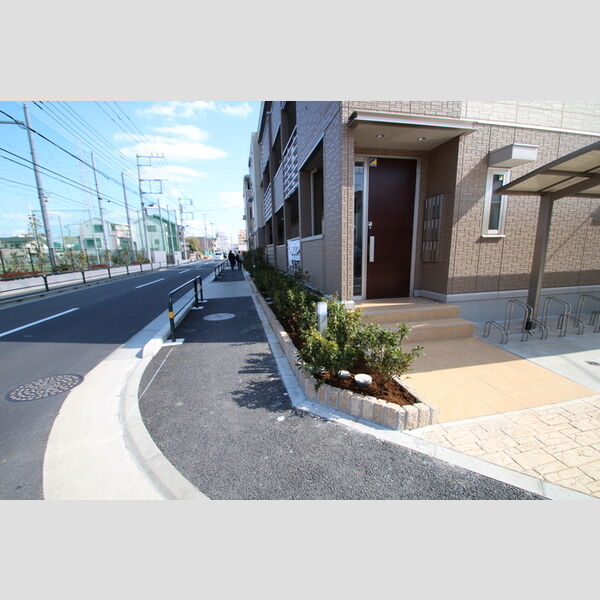 エントランス (エントランス)