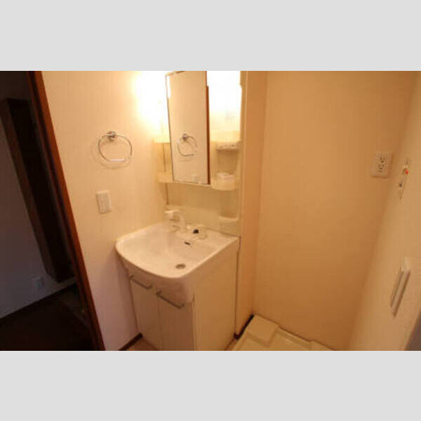 現地周辺 (3号室洗髪洗面化粧台)