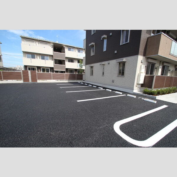 駐車場 (駐車場は塗装タイプ!)