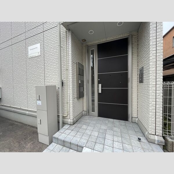 エントランス (エントランス)