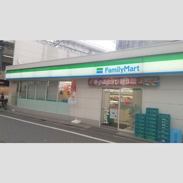 現地周辺 (ファミリーマート十条仲原一丁目店)