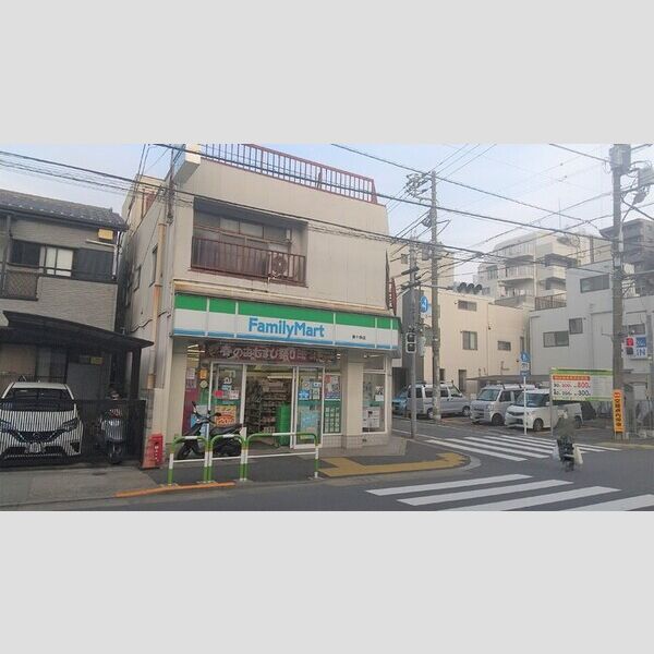 現地周辺 (ファミリーマート東十条店)
