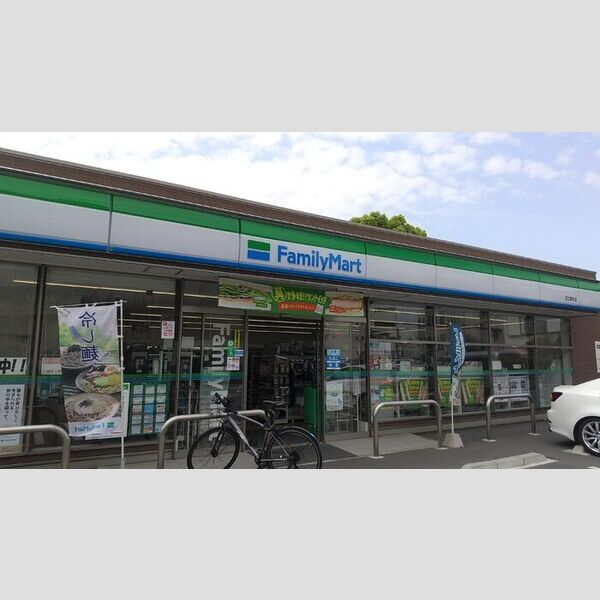 現地周辺 (ファミリーマート足立青井店)