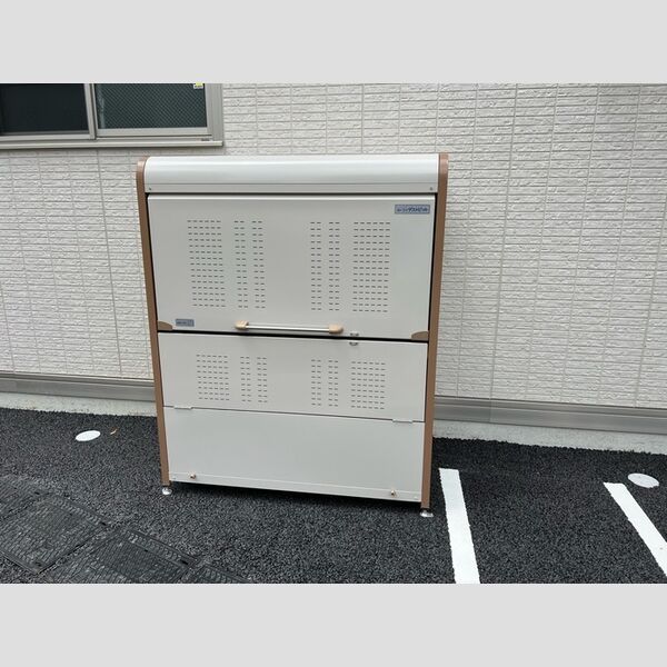 現地周辺 (ゴミストッカー)