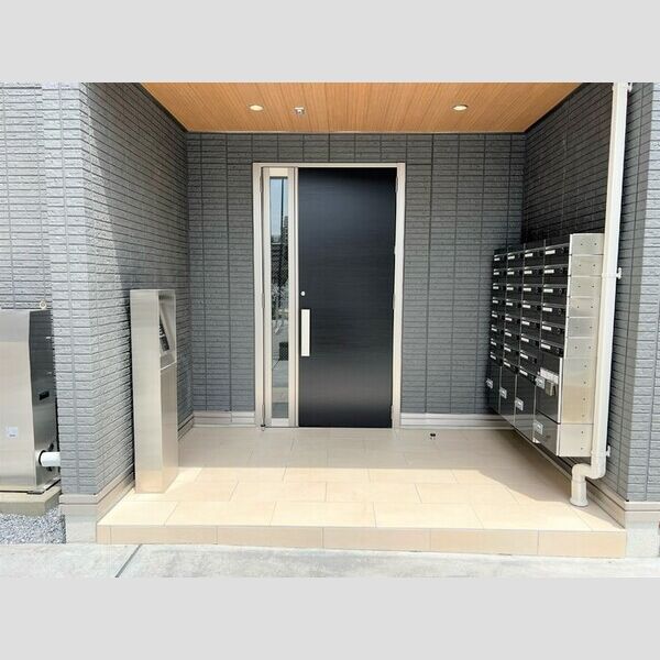 エントランス (エントランス　オートロック　集合ポスト　宅配ボックス)