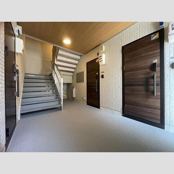 現地周辺 (共用廊下)