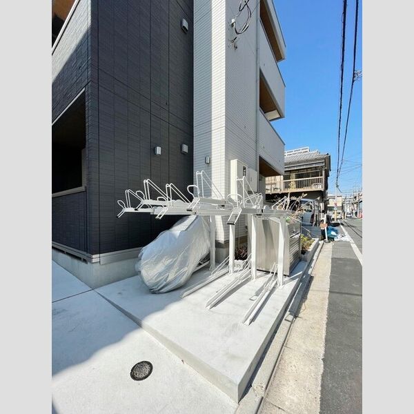 現地周辺 (駐輪場)