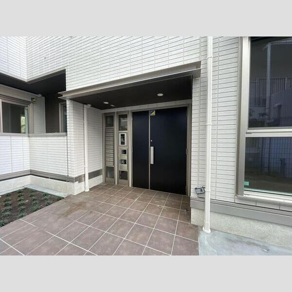 エントランス (エントランス)