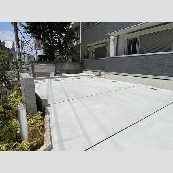 駐車場 (駐車場)