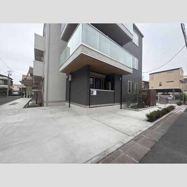 駐車場 (駐車場)