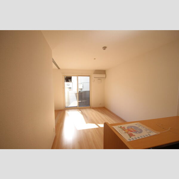 居室・リビング (LDKにエアコン備え付け♪)