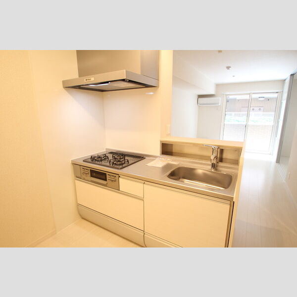 キッチン (キッチンはガス3口グリル付き♪)