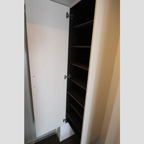 玄関 (玄関にはシューズボックス!)