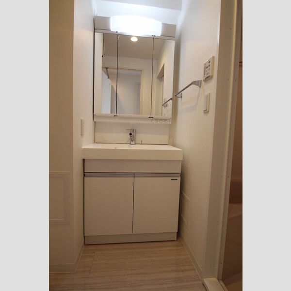 洗面所 (朝シャンらくらく洗髪洗面化粧台♪)