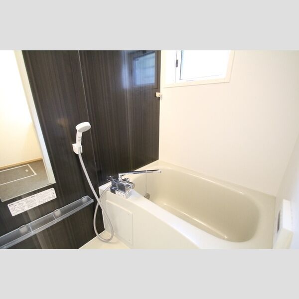 バス (浴室は独立!もちろん追い焚き機能付き♪)