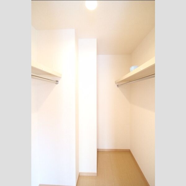 収納 (ウォークインクローゼット)