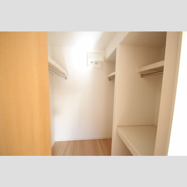 収納 (ウォークインクローゼットが付いています!)