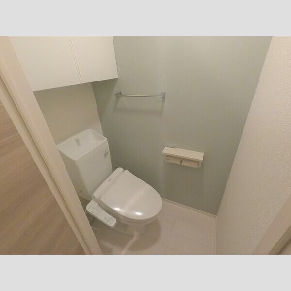 トイレ (温水洗浄便座付きトイレ)