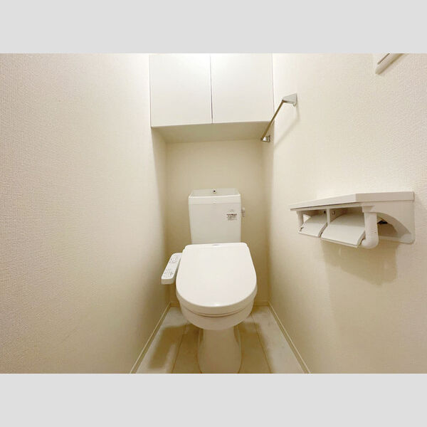 トイレ (温水洗浄暖房便座トイレ)