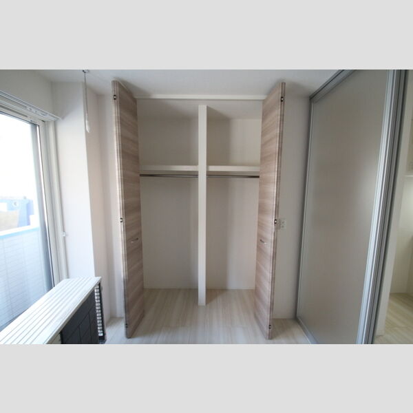 収納 (洋室　クローゼット)