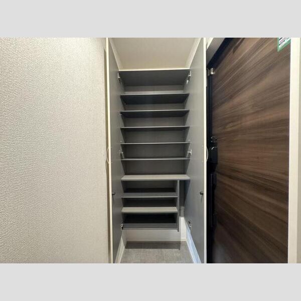 玄関 (シューズボックス)