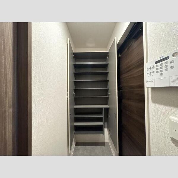 玄関 (シューズボックス)