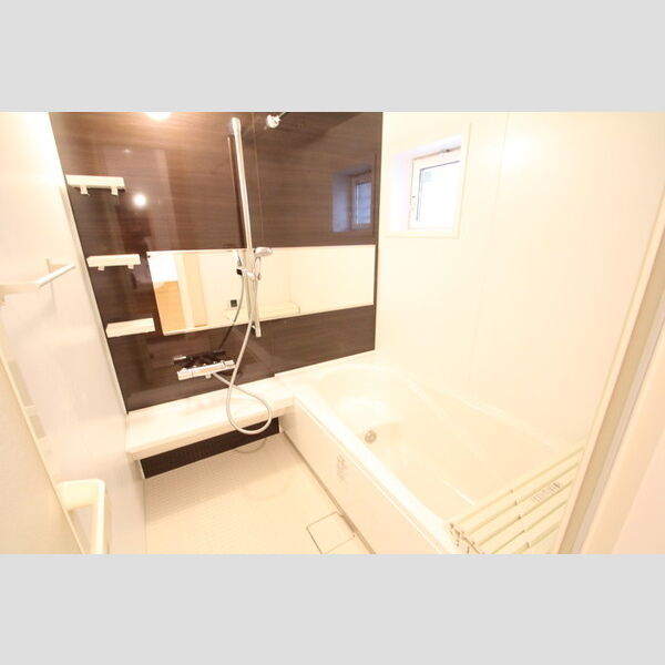 バス (浴室は乾燥・追い焚き機能付き!)