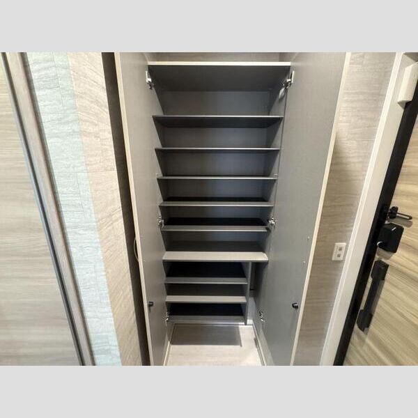 玄関 (シューズボックス)